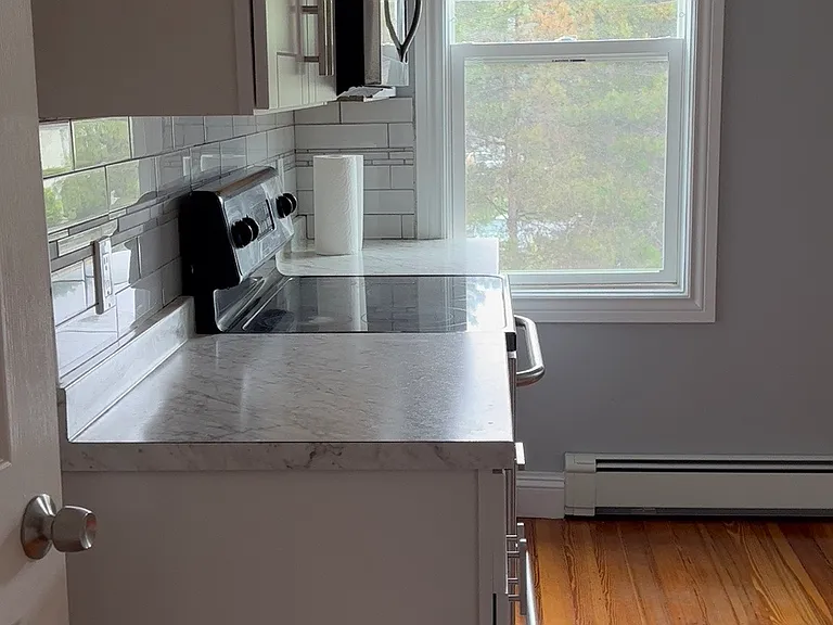 Maple St — Photo 2