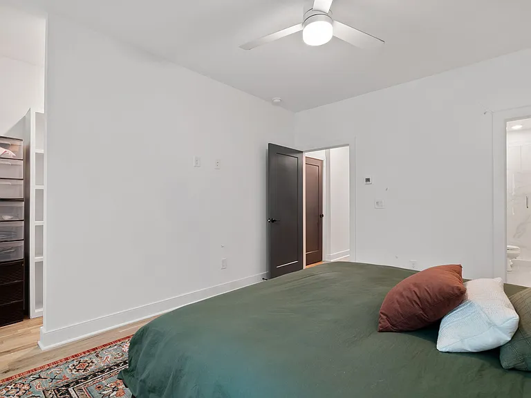 183 Moreland Ave SE #204 — Photo 18