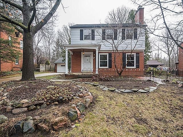 1st image of 1595 Woodland Dr