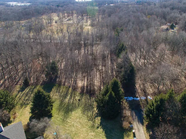 75901 Burgundy Pl, Lawton, MI 49065