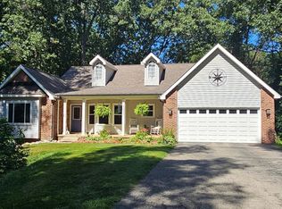 9842 Cedar Island Rd, White Lake, MI