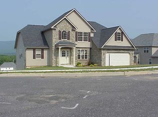 269 Sycamore Ct, Wind Gap, PA 18091