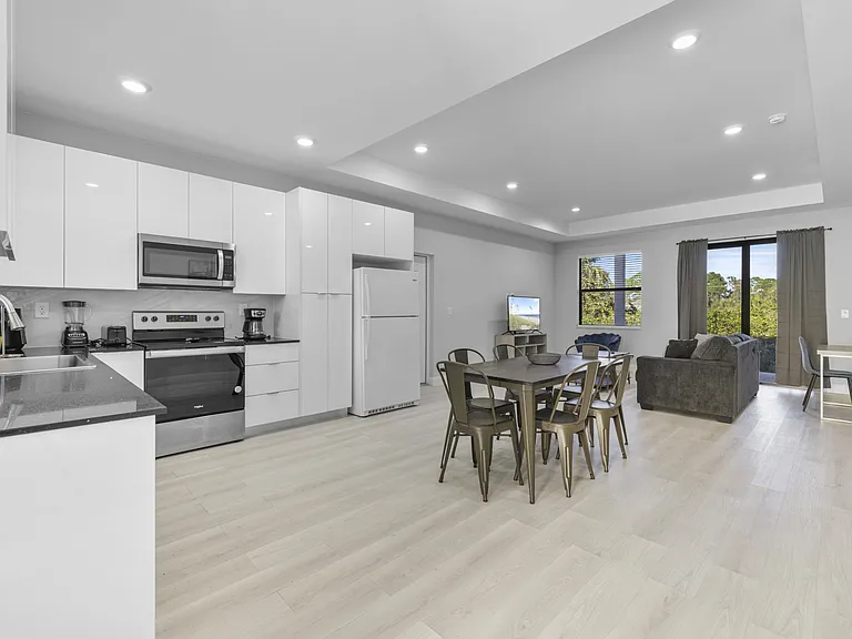 622 Windermere Dr — Photo 9