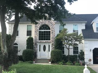 1 Gatsby Ln, Berlin, NJ 08009