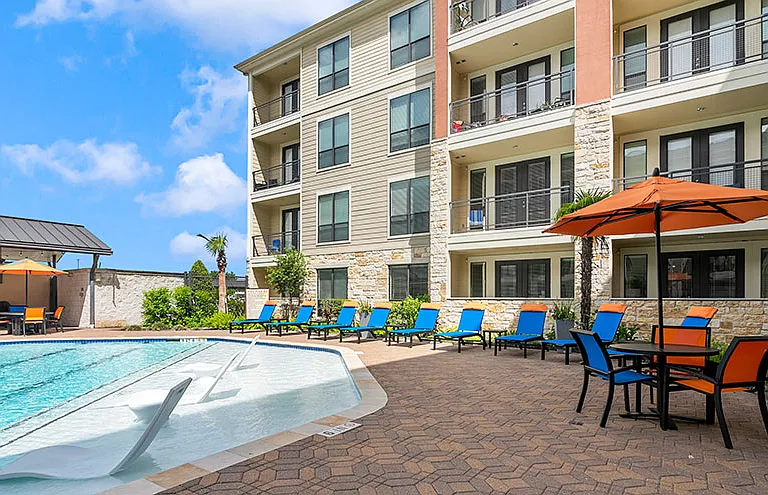 The Residences at Pearland Town Center Apartments — Photo 46