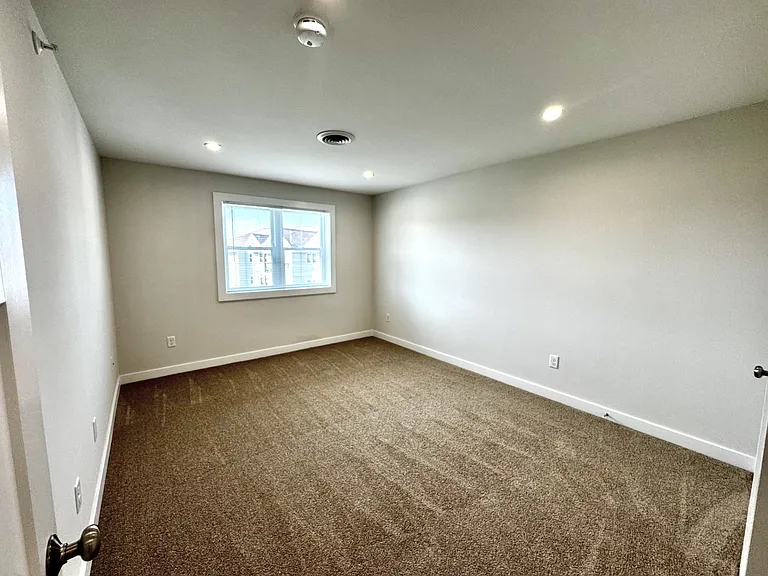 532 Lilac Ln — Photo 12