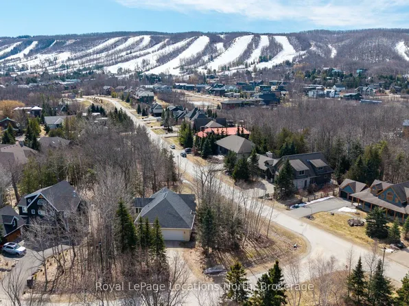 130 Cortina Cres, The Blue Mountains, ON L9Y 0S9