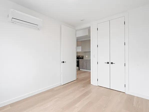 172-02 Hillside Avenue image 7 of 15