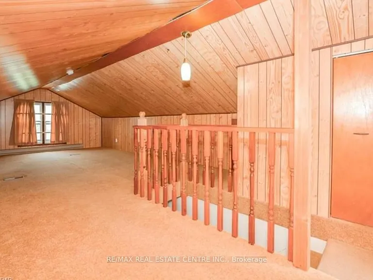 37 McKenzie Ave #MAIN — Photo 2