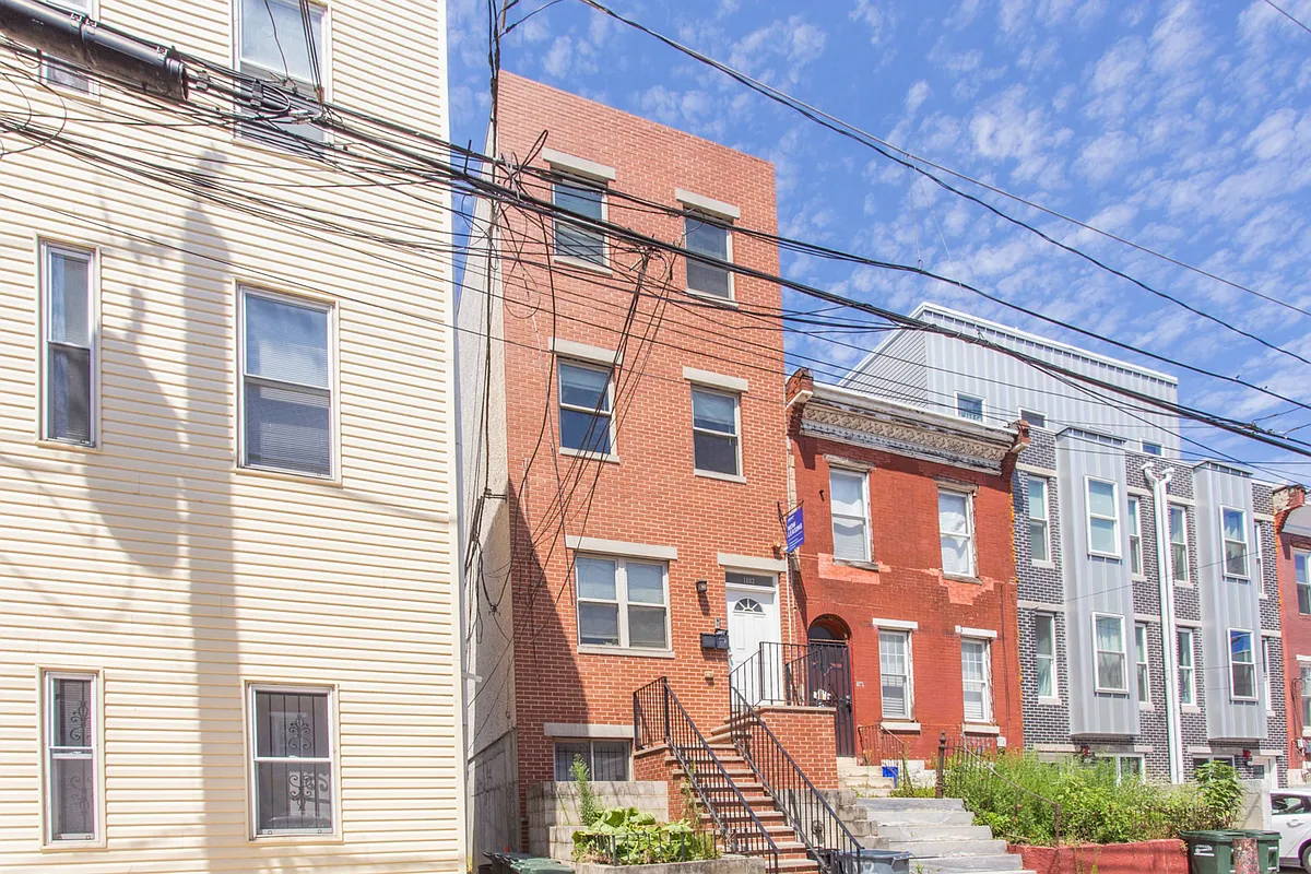 Building Photo - 1802 Willington St #2