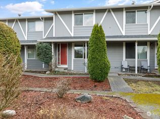 685 SE Ireland St APT 3, Oak Harbor, WA