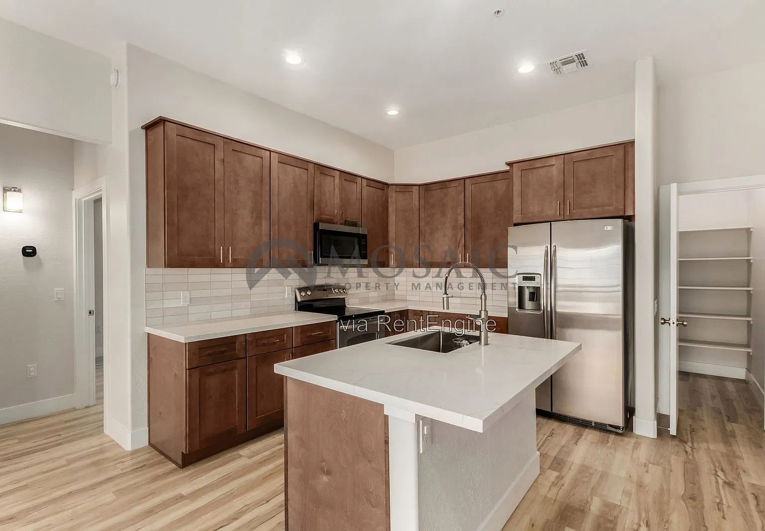 3 bed, 2.0 bath, 1119 sqft, $1,900 — Photo 1