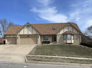 3118 SW Wanamaker Dr, Topeka, KS 66614