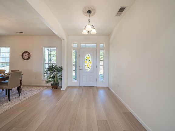 5th image of 17526 Yellow Pine Ave