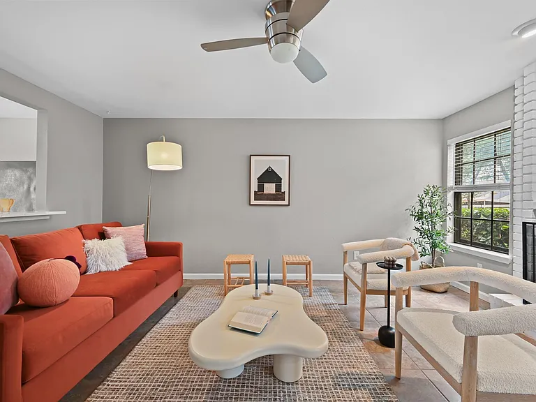 8400 Jamestown Dr #332 — Photo 5