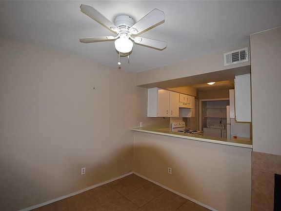5th image of 5993 Allday Dr APT B