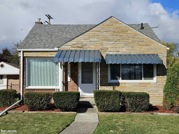 16861 Stricker Ave, Eastpointe, MI 48021