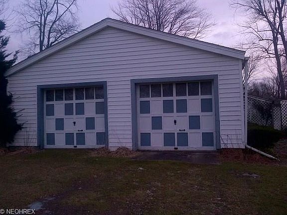 5th image of 546 Parker St