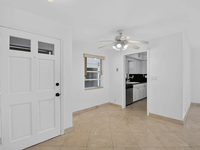 300 NW 42nd St — Photo 27