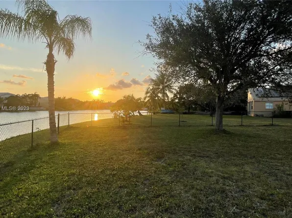 15888 NW 16th St, Pembroke Pines, FL 33028