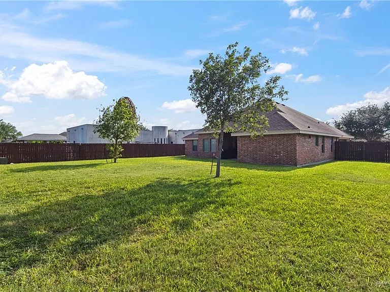 708 Dalobo Blvd — Photo 17