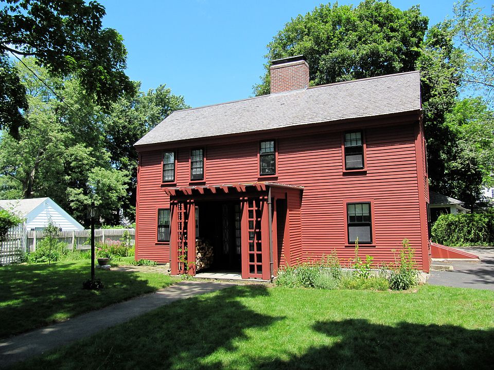 2nd image of 351 Crafts St