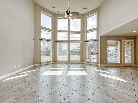 5th image of 27415 Blinkwood Park