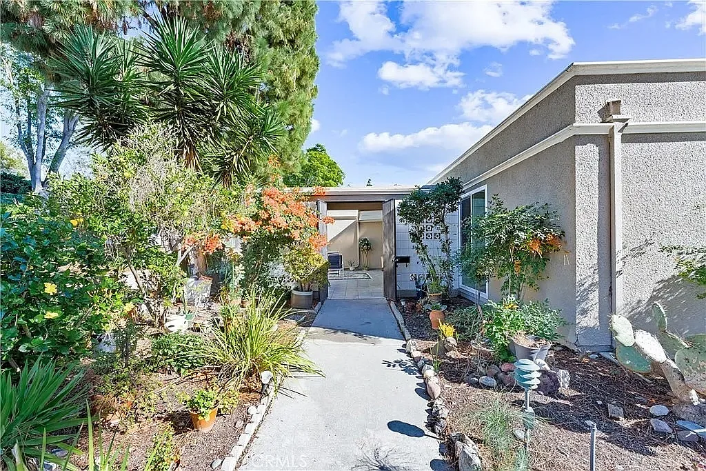 494 Calle Cadiz, Unit D - 1 — Photo 1