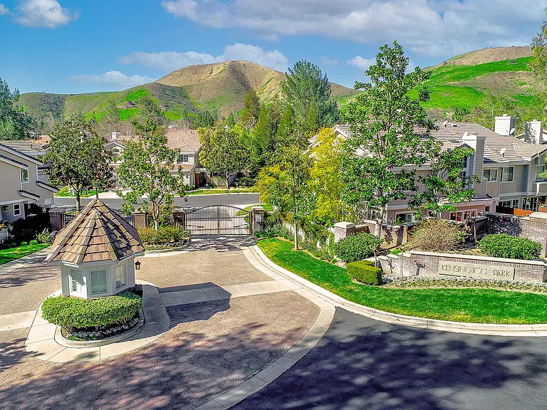 5750 Ingram Pl — Photo 2