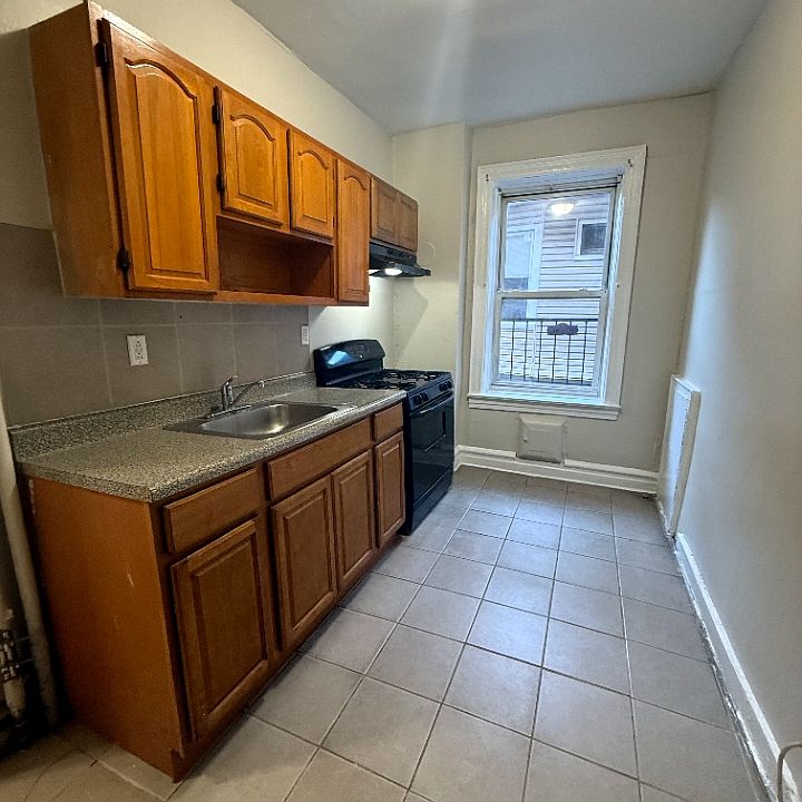 1st image of 323 Park Ave #15A