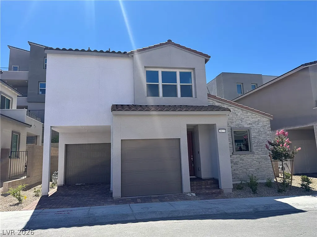 3 bed, 2.5 bath, 1433 sqft, $2,450 — Photo 1