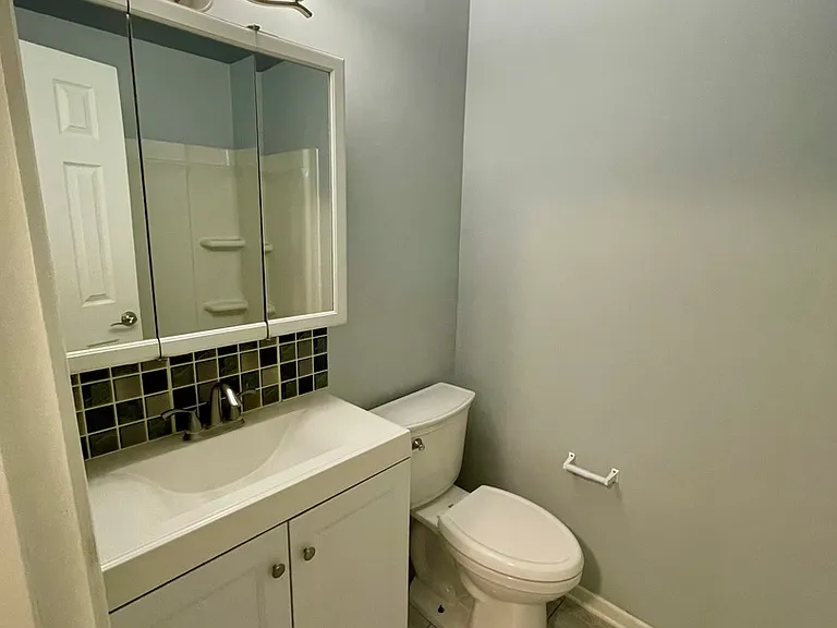 2367 Carnation Dr — Photo 13