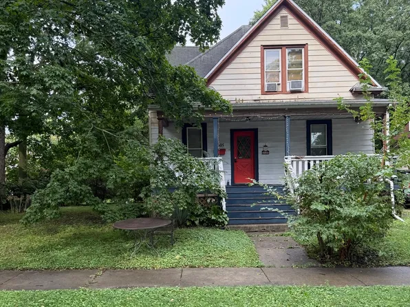 1305 N Walnut St, Champaign, IL 61820