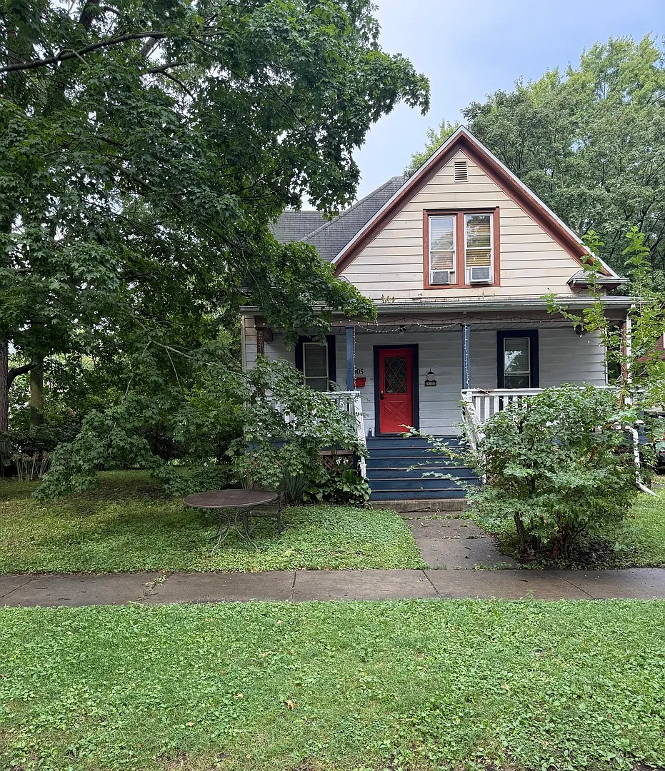 1305 N Walnut St photo 1