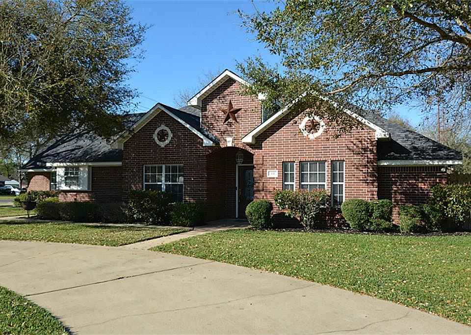 1st image of 331 Loescher St