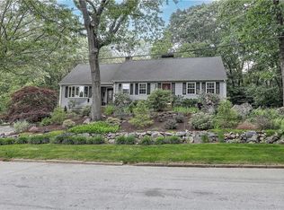 98 N Cobble Hill Rd, Warwick, RI 02886