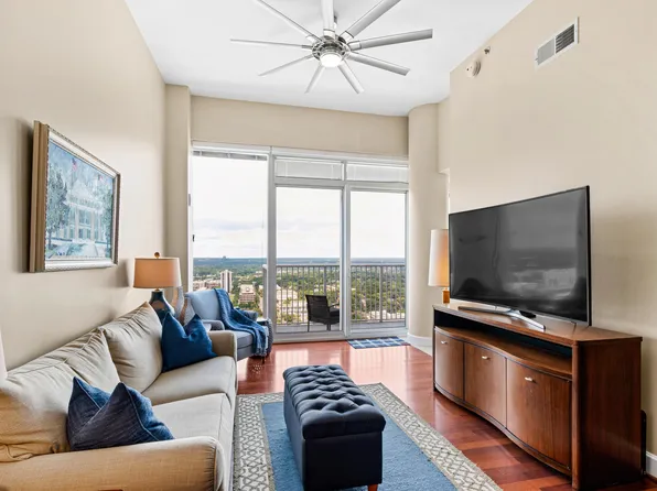 301 Fayetteville St Unit 3305, Raleigh, NC 27601