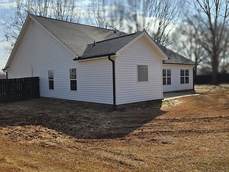 435 Free Stone Ave — Photo 3