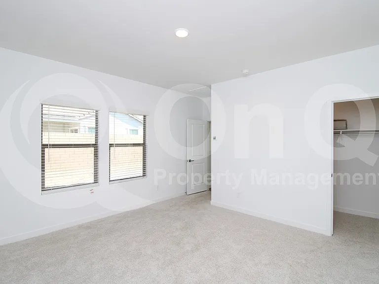 7869 N 80th Ave — Photo 16