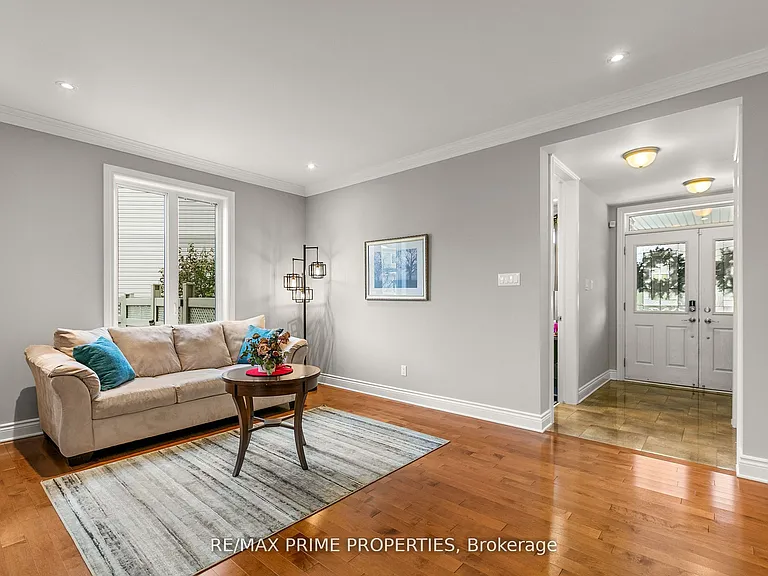 72 Branthaven St — Photo 5