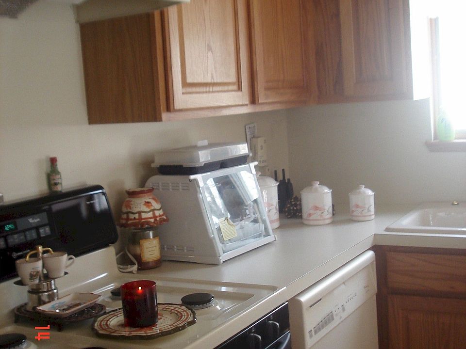 2nd image of 164 Beacon Ave