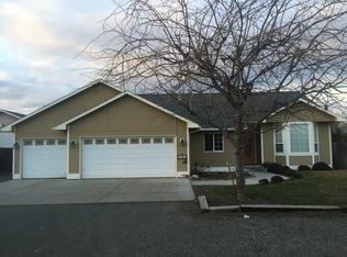 1406 Adams Ave, Toppenish, WA 98948