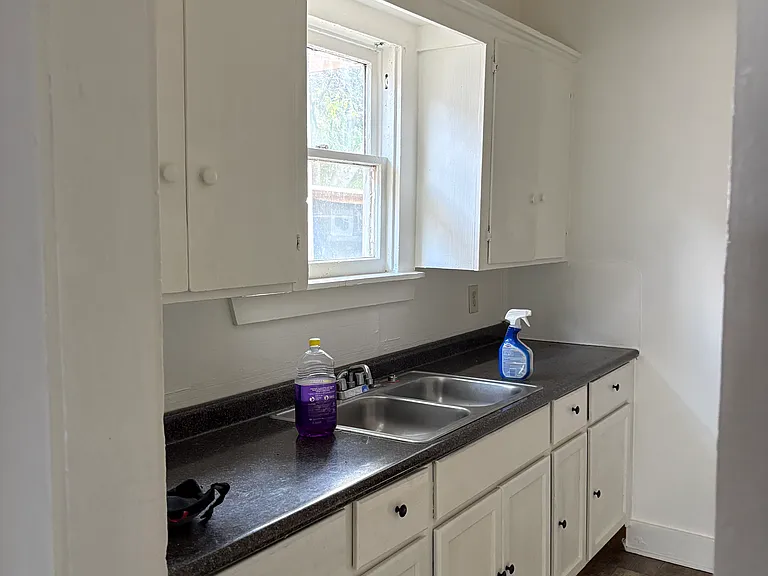 2206 Staples St — Photo 2