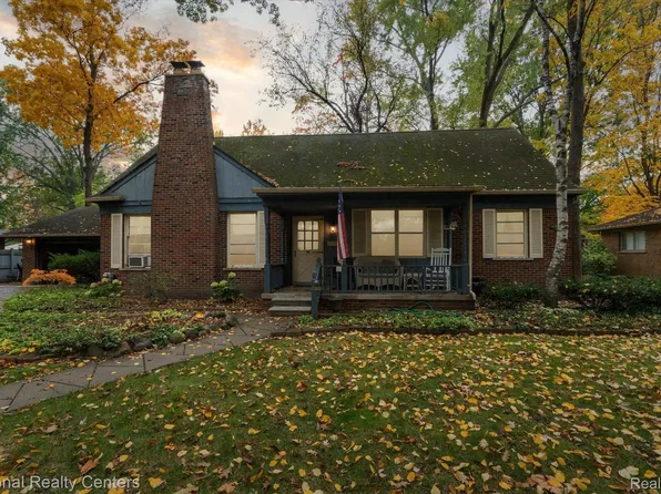 15657 Norwich St, Livonia, MI 48154