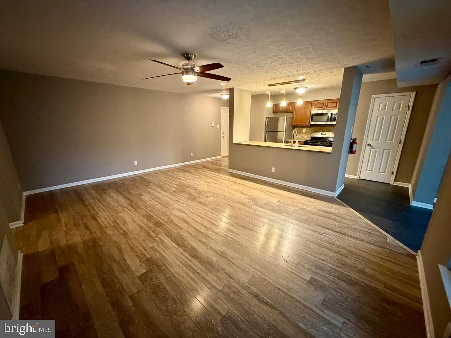 2 bed, 1.0 bath, 1128 sqft, $1,850 — Photo 4