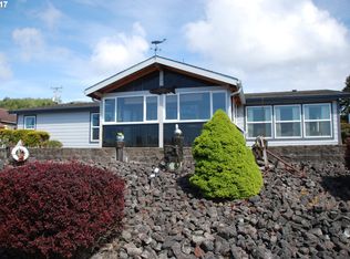 720 Beach Blvd, Winchester Bay, OR 97467