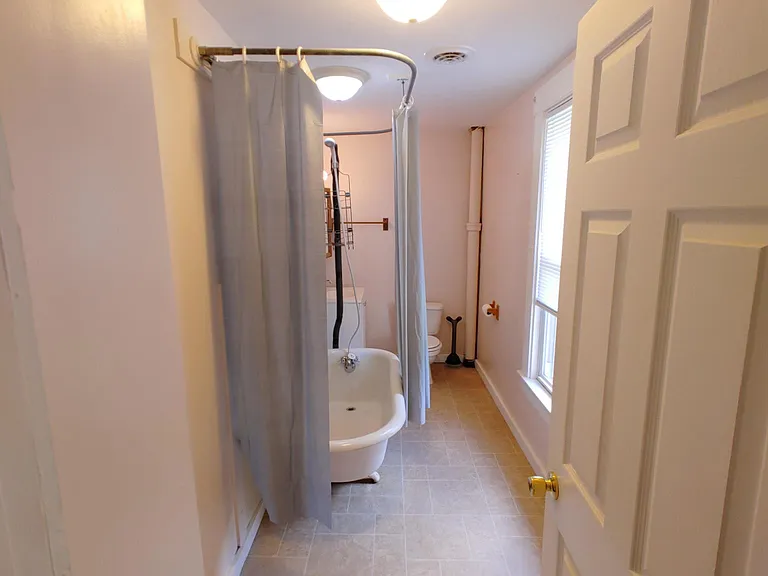105 Oakwood Ave — Photo 12
