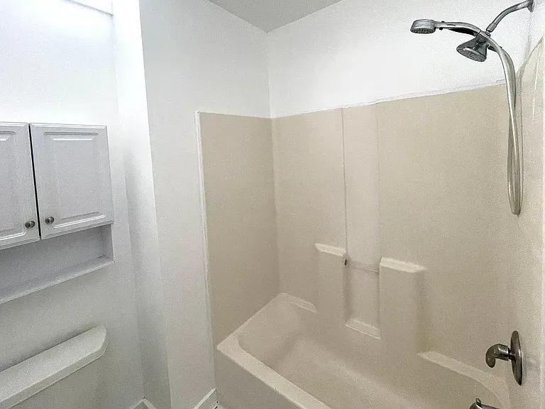 2206 Barnard St — Photo 15