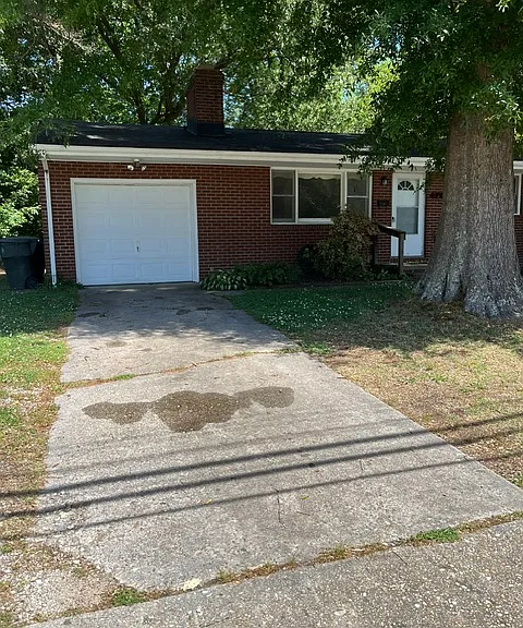 428 Eastwood Dr — Photo 4