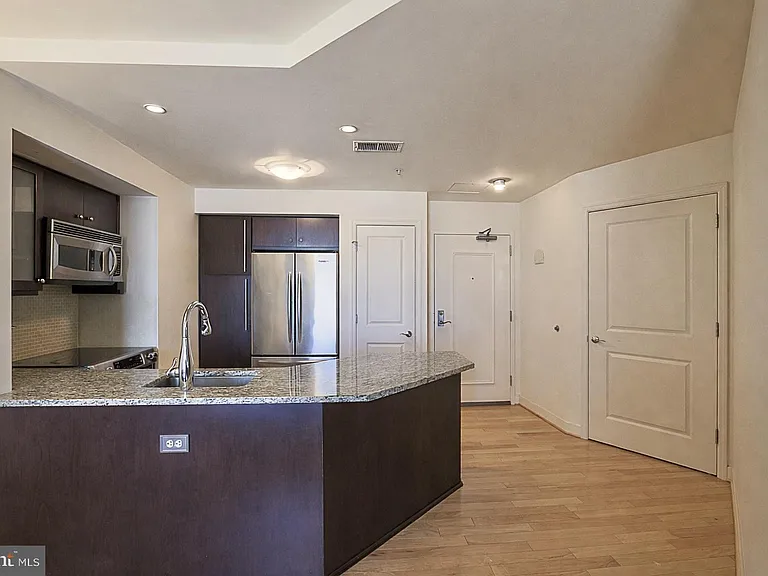 675 President St #2607 — Photo 8